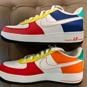 Boys Nike Air Force 1 Size 6.  Never worn. White Multi.